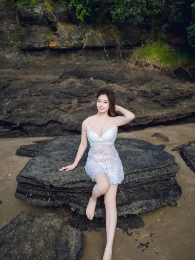Emma - Photo 5